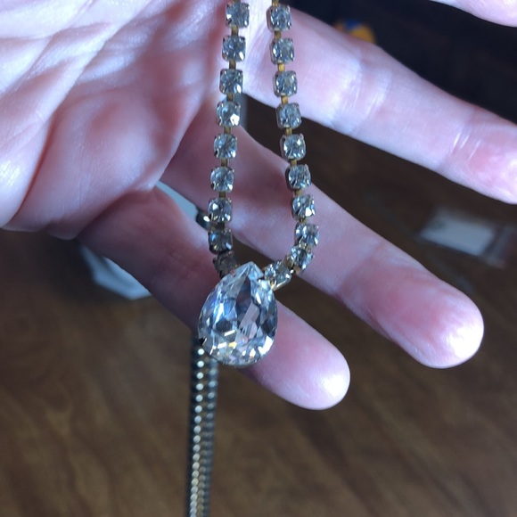 18” Beautiful Rhinestone Necklace - Picture 12 of 15